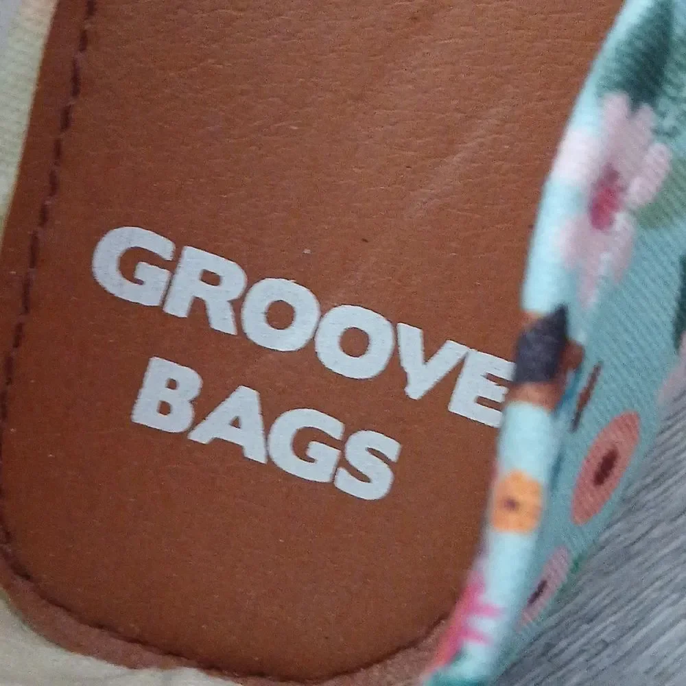 Groove Bags Dauch hound floral print canvas slip on shoes Sz 7.5 NWOT